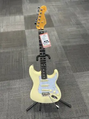 Store Special Product - FENDER AM PRO II STRAT RW OWT